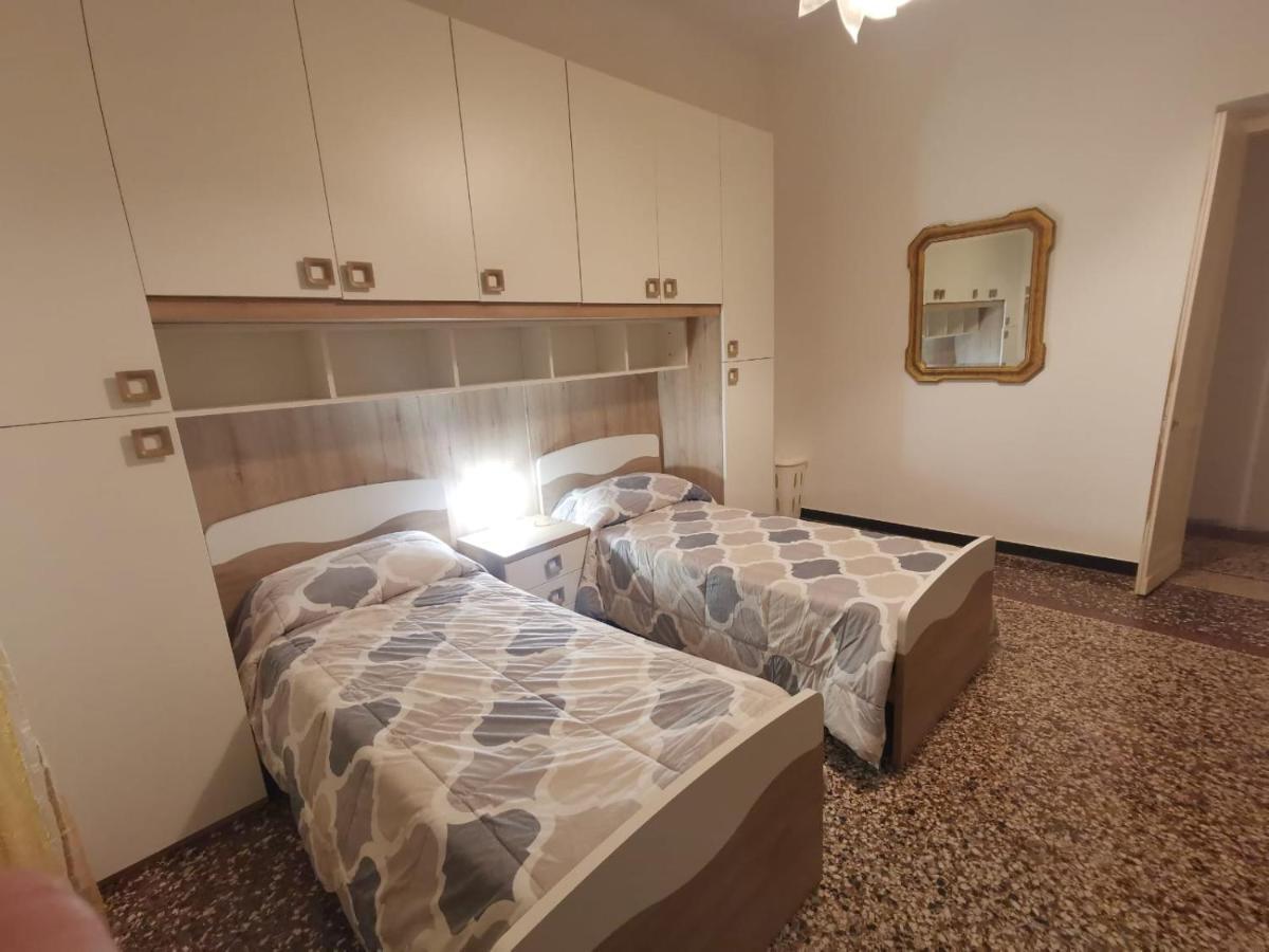 Wow Home - 175 Mq - Posteggio Privato - Davanti Porto Traghetti - Fino A 10 Posti Letto Génova Exterior foto